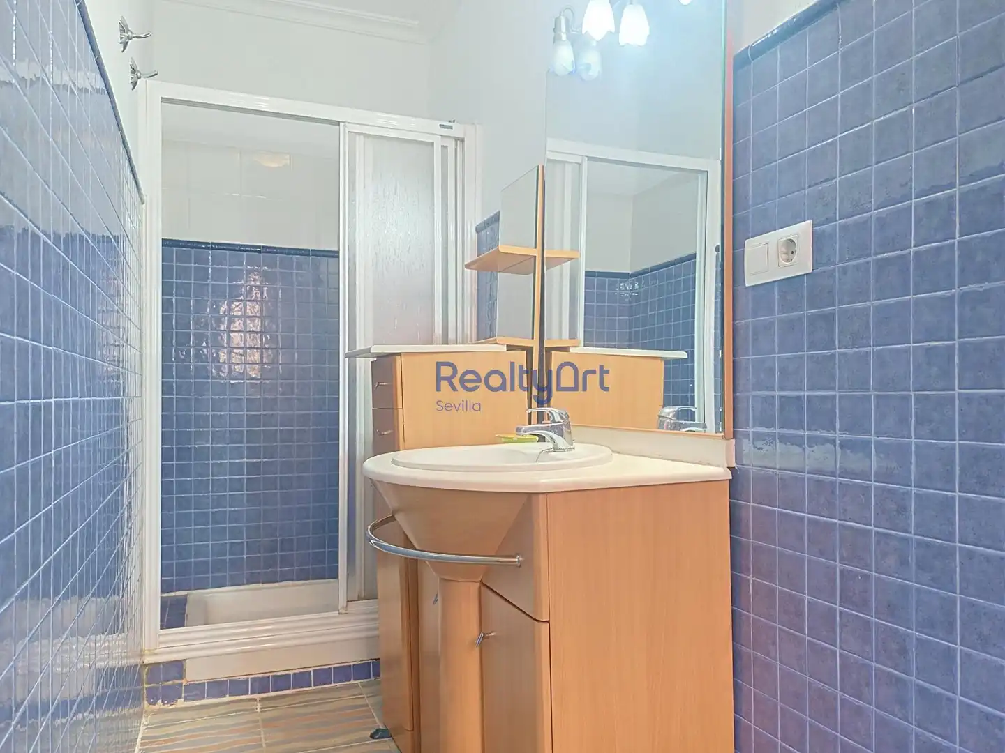 Baño de Piso de alquiler en Sevilla con Aire acondicionado, Terraza y Amueblado