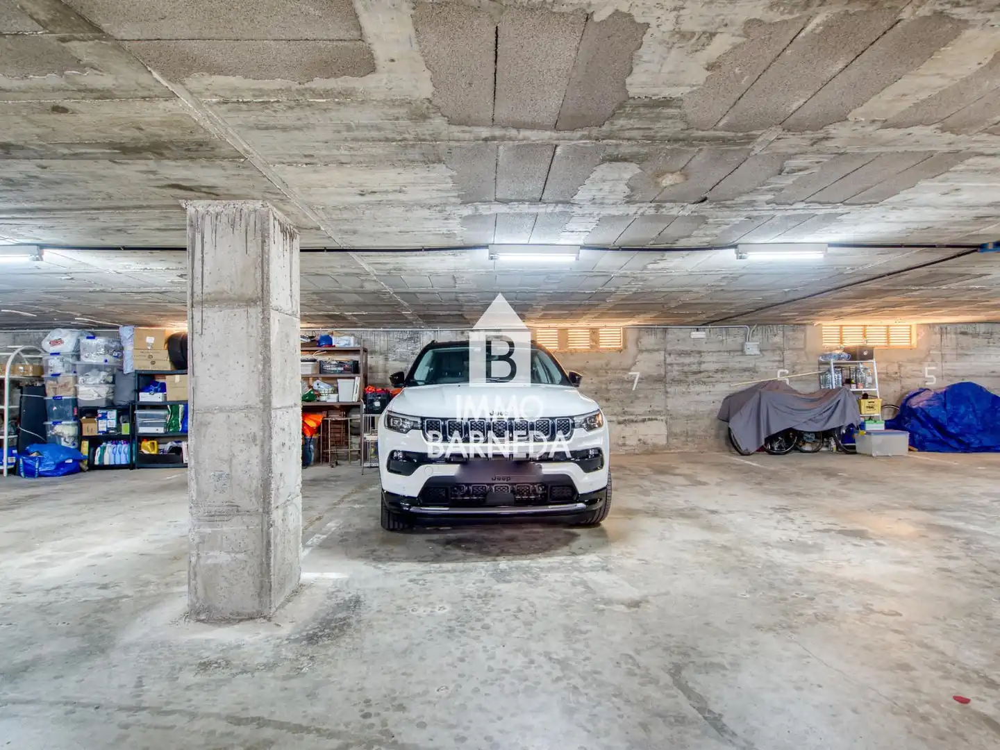 Parkplatz von Wohnung zum Verkauf in Empuriabrava mit Klimaanlage, Heizung und Terrasse