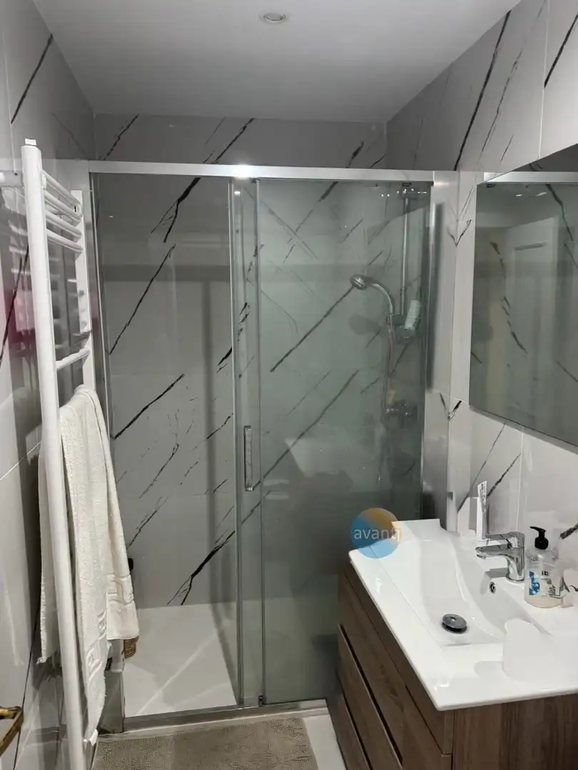 Bathroom of Flat for rent in Salamanca  with Air Conditioner, Heating and Furnished