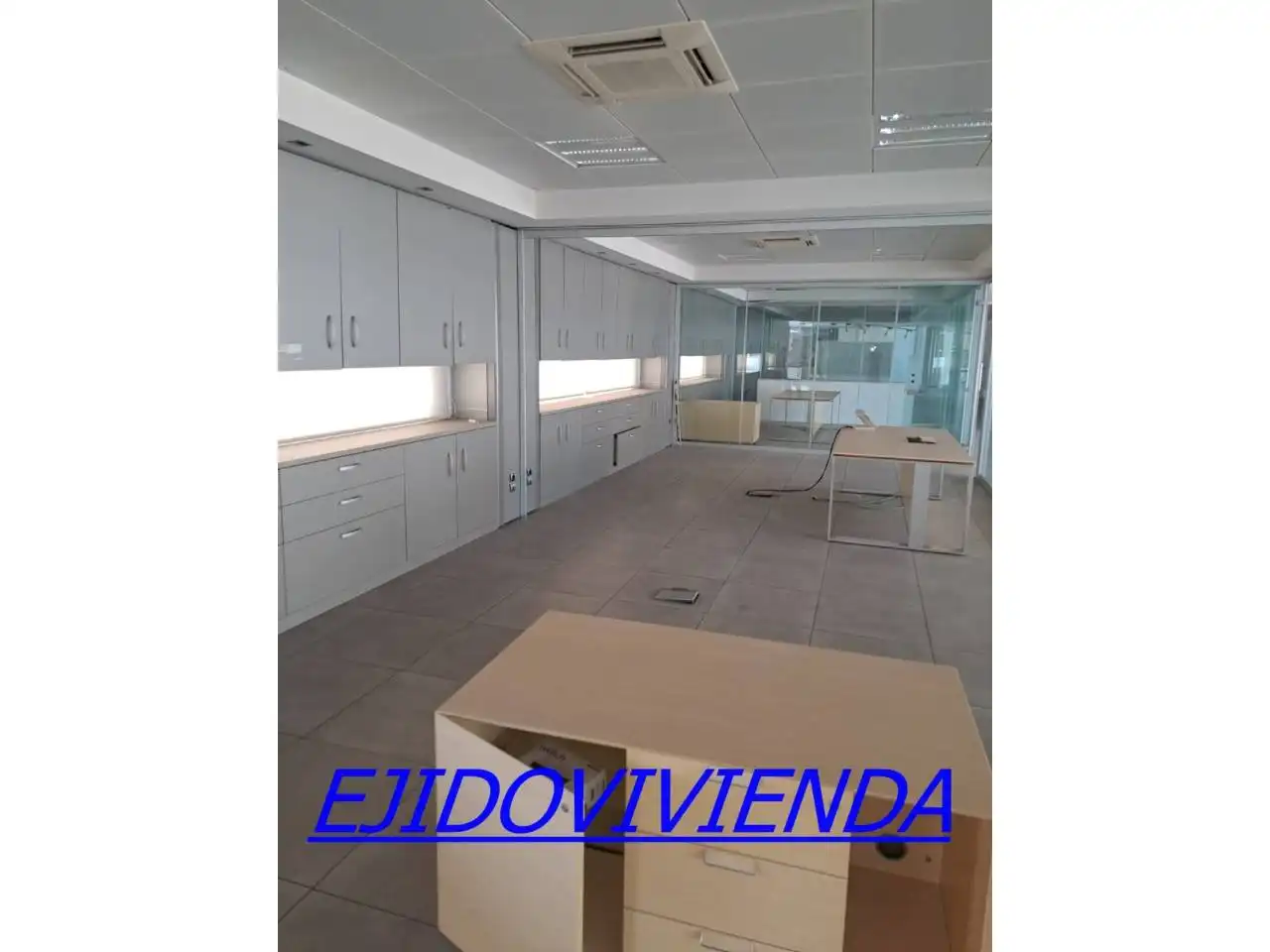 Oficina en venda en Vícar