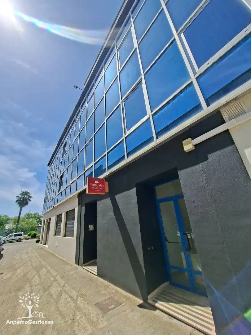 Vista exterior de Oficina de lloguer en Palma del Río