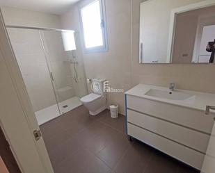 Bathroom of Attic for sale in  Lleida Capital  with Air Conditioner, Heating and Parquet flooring