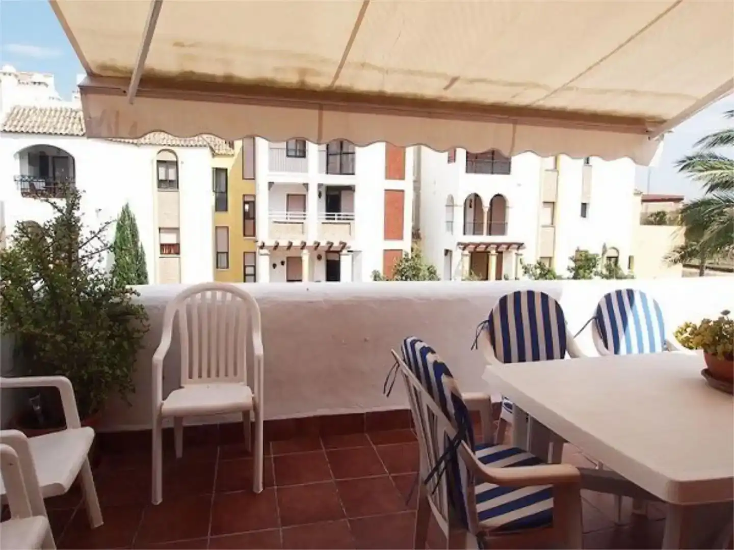 Terrasse von Wohnung zur Miete in Zahara de los Atunes mit Klimaanlage, Schwimmbad und Balkon