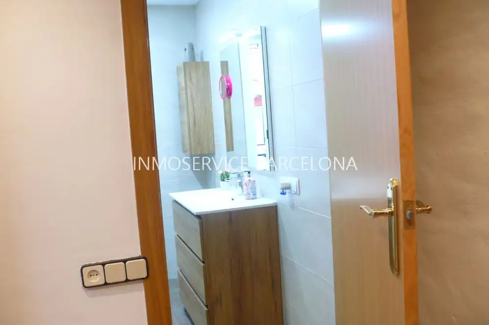 Baño de Casa adosada en venta en Barcelona con Aire acondicionado, Calefacción y Terraza