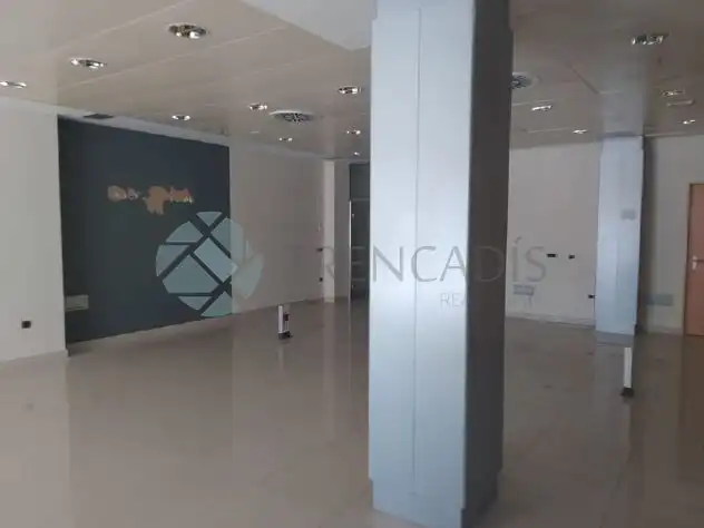 Business premises for sale in esclaves, imagen 4