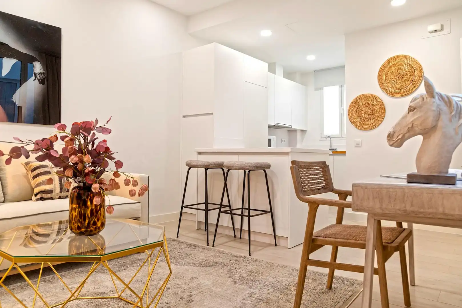 Living room of Flat for rent in Sevilla  with Air Conditioner, Heating and Washing machine