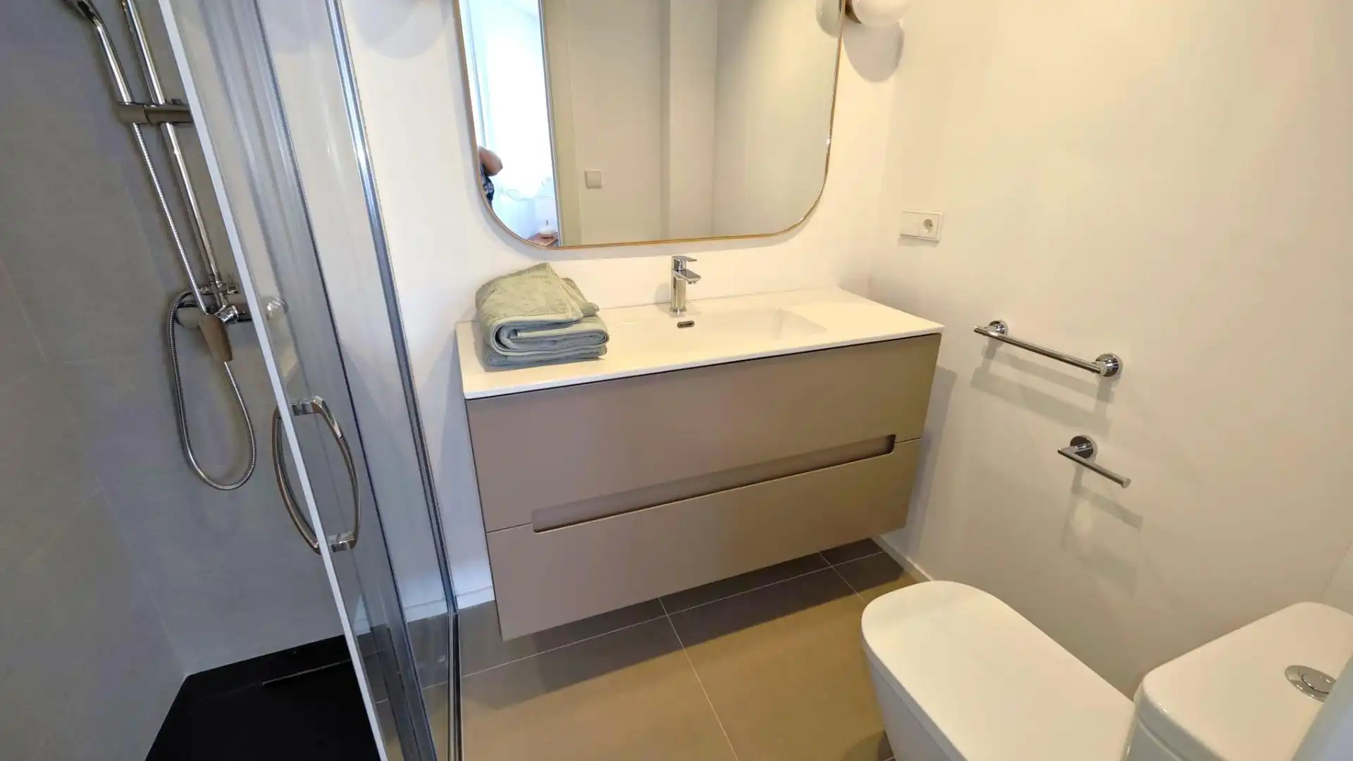 Bathroom of Flat for rent in Alicante / Alacant  with Air Conditioner, Heating and Parquet flooring