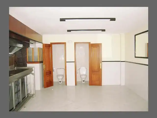 Local comercial en venda a Los Castros - Castrillón - Eiris, imagen 5