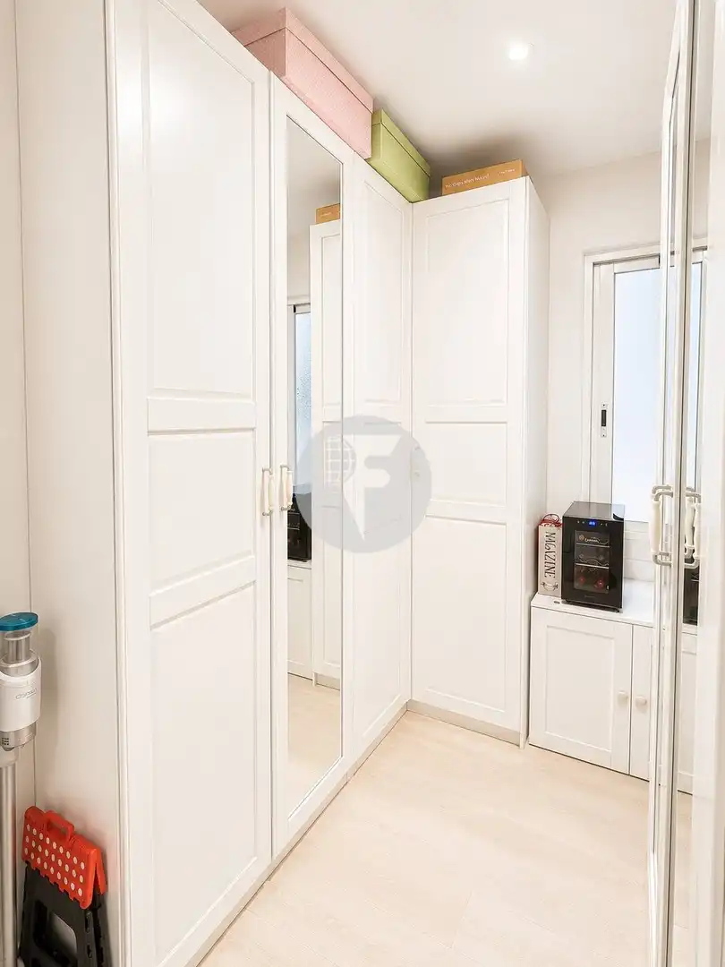 Habitación de Piso en venta en Barcelona con Aire acondicionado, Calefacción y Balcón