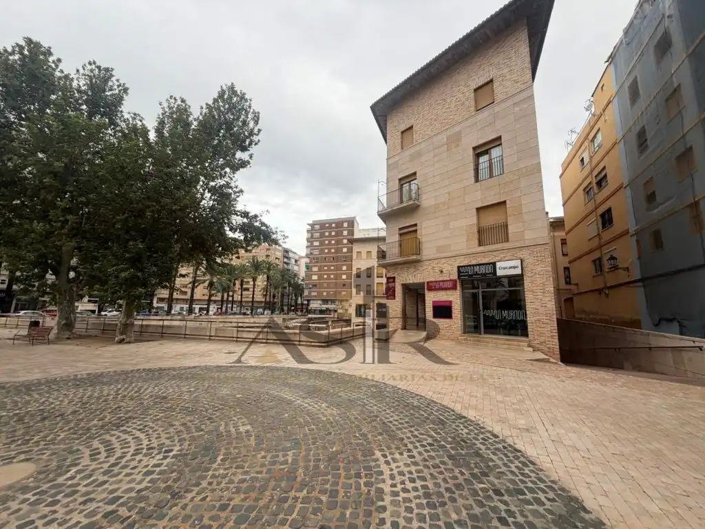 Local de alquiler en Carrer Santos, La Vila