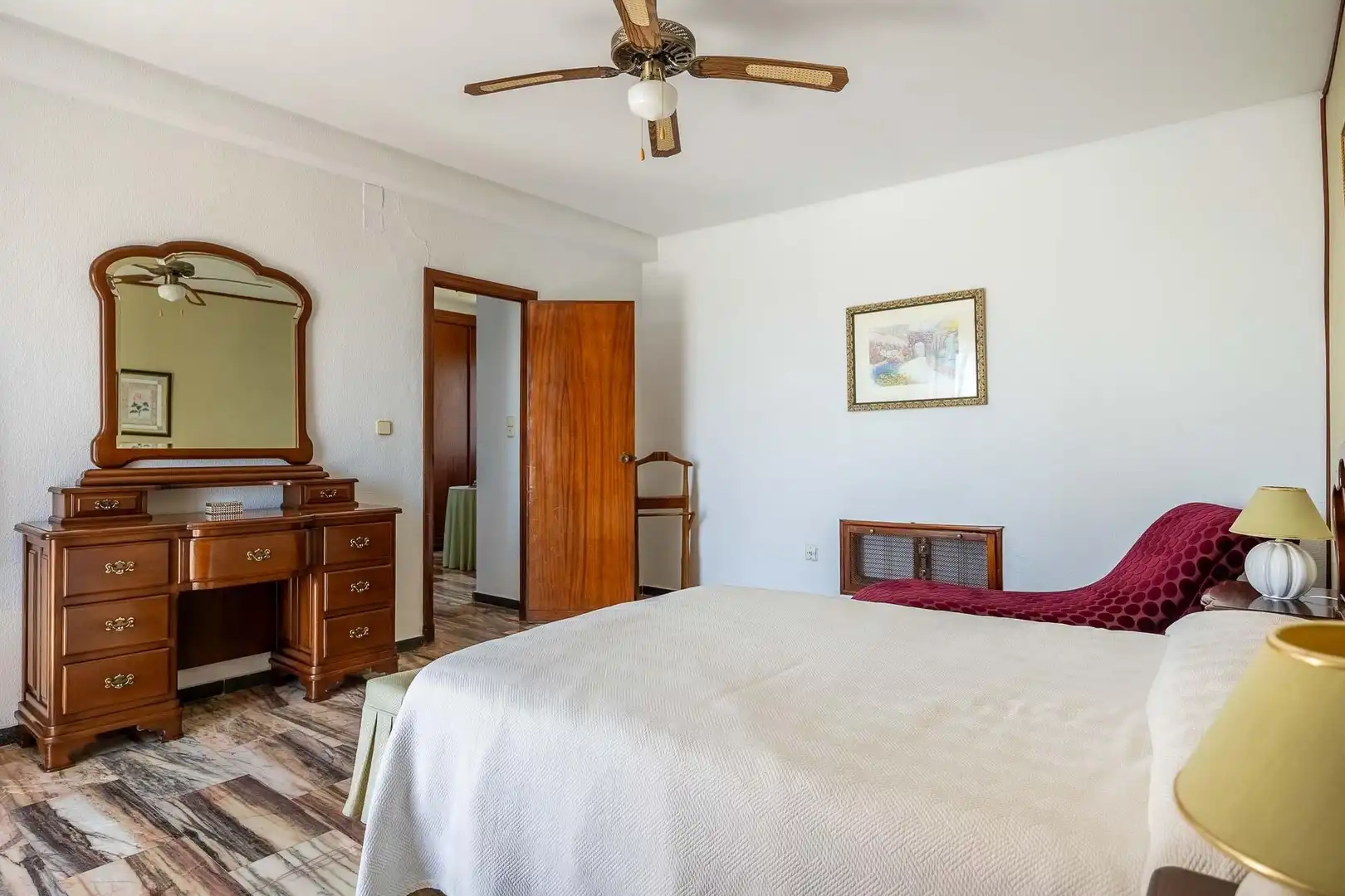 Dormitori de Finca rústica en venda en Sanlúcar la Mayor amb Calefacció, Jardí privat i Terrassa