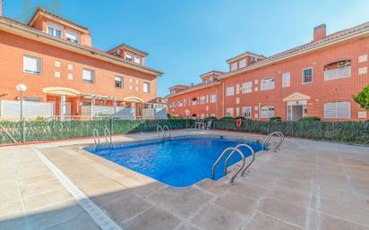 Exterior view of Duplex for sale in Brunete  with Air Conditioner, Heating and Community pool