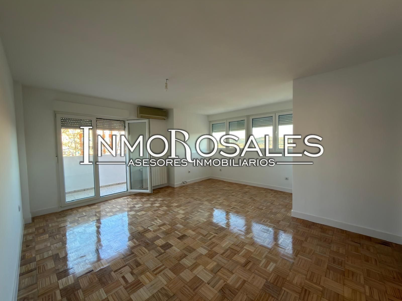Exterior view of Flat for sale in  Madrid Capital  with Air Conditioner, Parquet flooring and Terrace