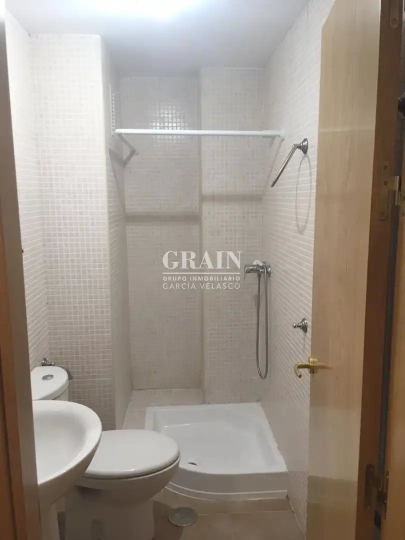 Baño de Piso en venta en Albacete con Calefacción