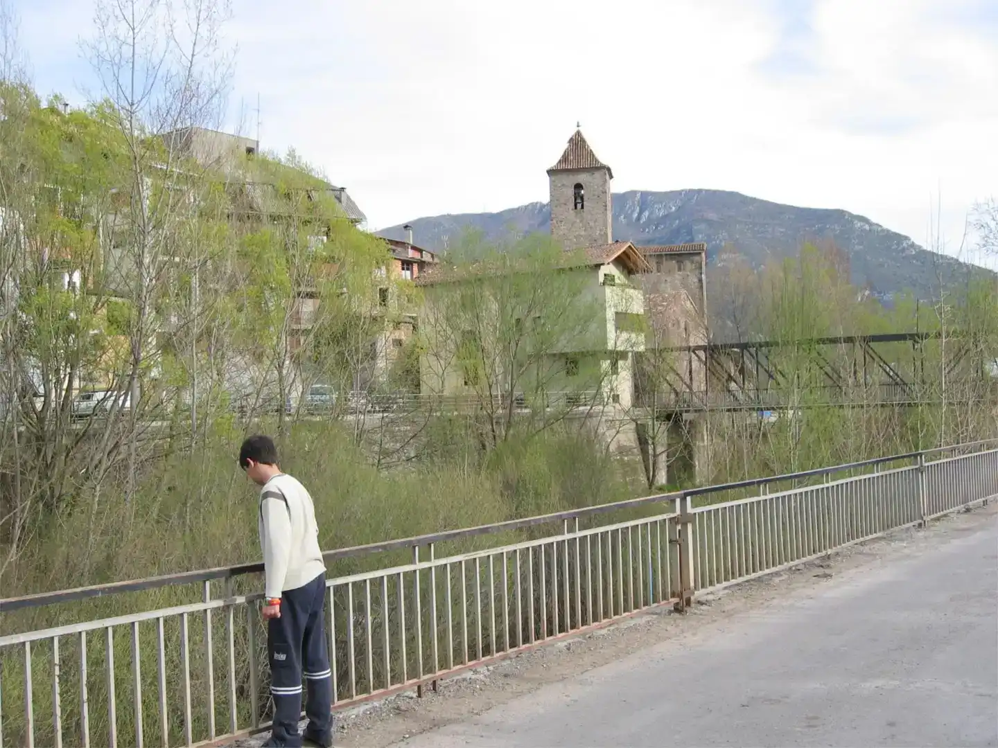 Vista exterior de Pis en venda en El Pont de Suert