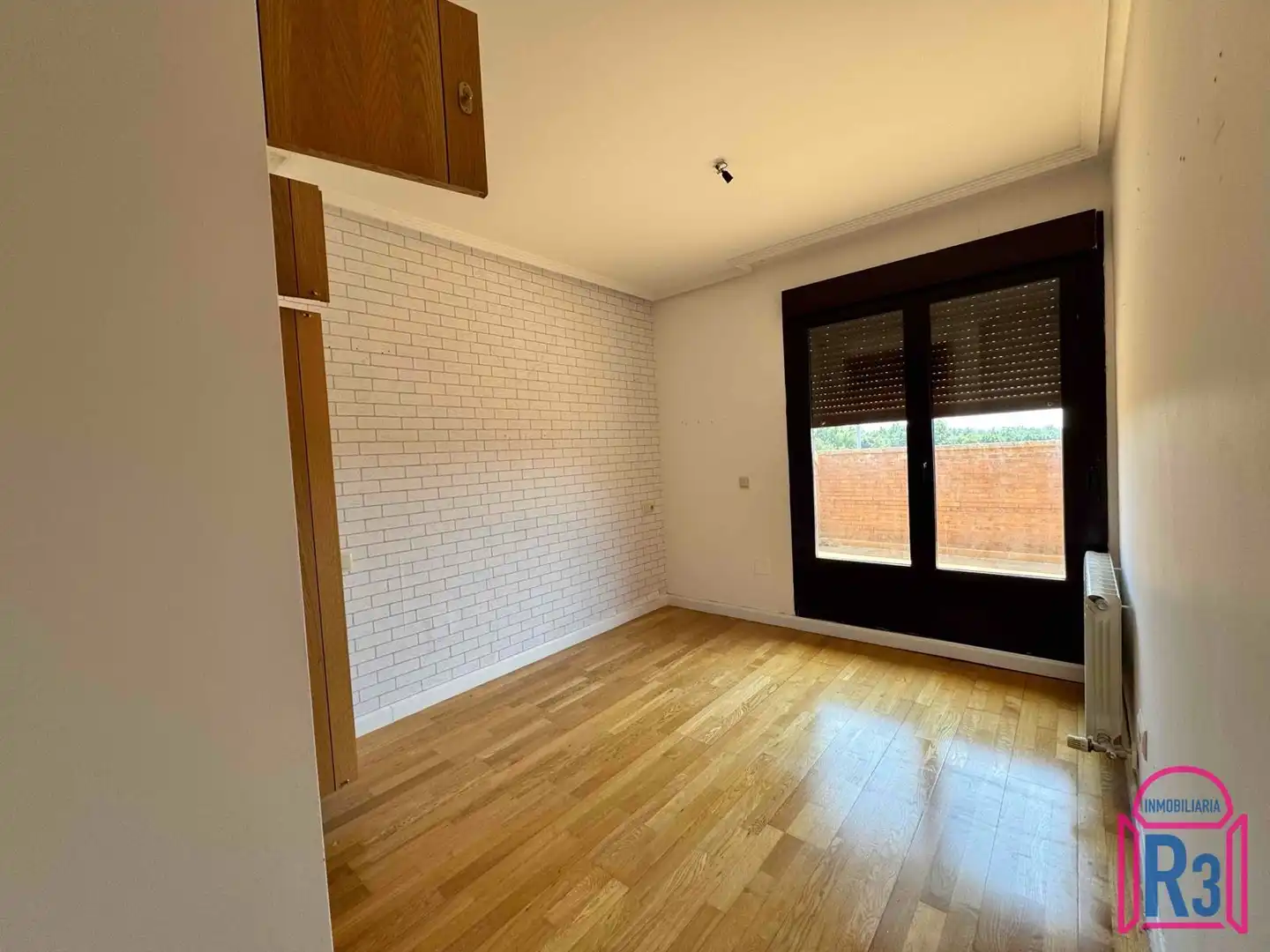Habitación de Dúplex en venta en Valverde de la Virgen con Calefacción, Terraza y Trastero