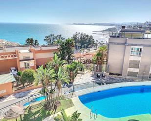 Swimming pool of Flat for sale in Benalmádena  with Air Conditioner, Terrace and Balcony