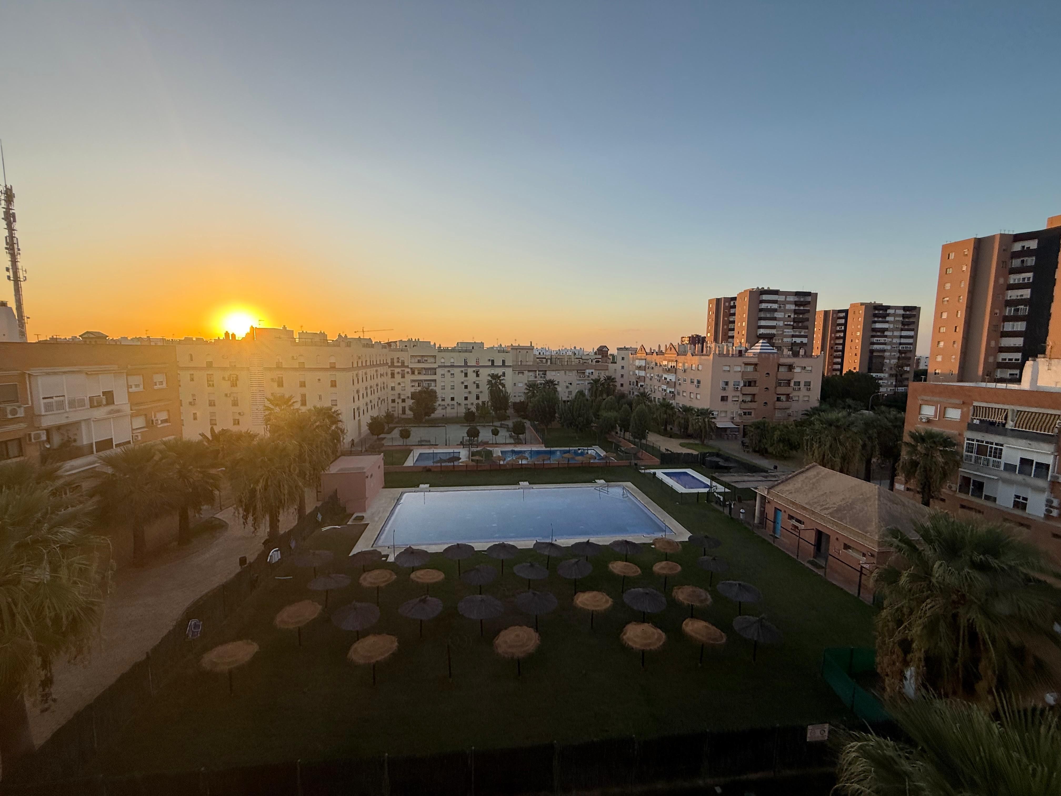 Piscina de Apartament en venda en Montequinto amb Jardí privat i Piscina comunitària