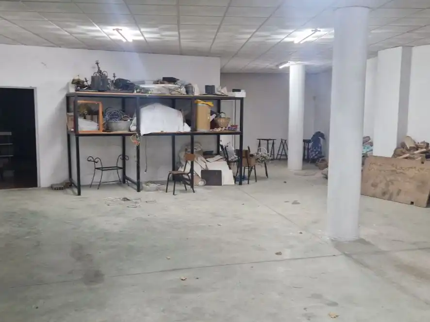 Local de alquiler en Calle de la Redonda, 81, Pinos Puente