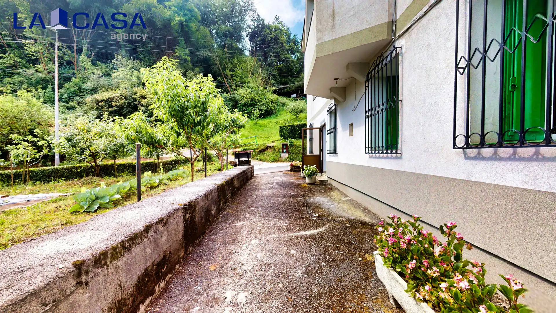 Exterior view of Detached homes for sale in Sondika