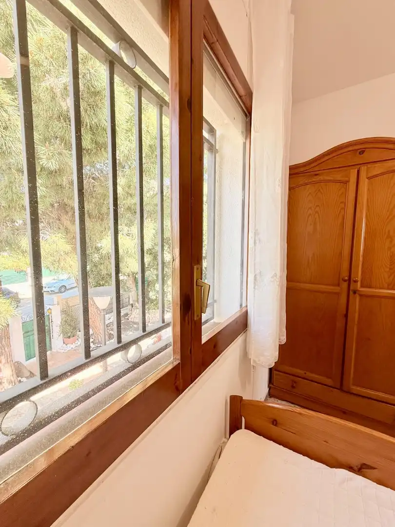 Schlafzimmer von Haus oder Chalet zum Verkauf in Calafell mit Klimaanlage, Heizung und Privatgarten