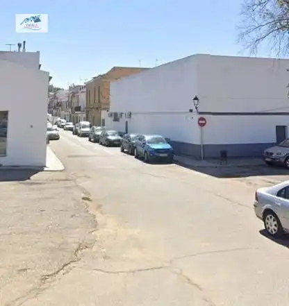Aparcament de Casa o xalet en venda en Carmona amb Jardí privat