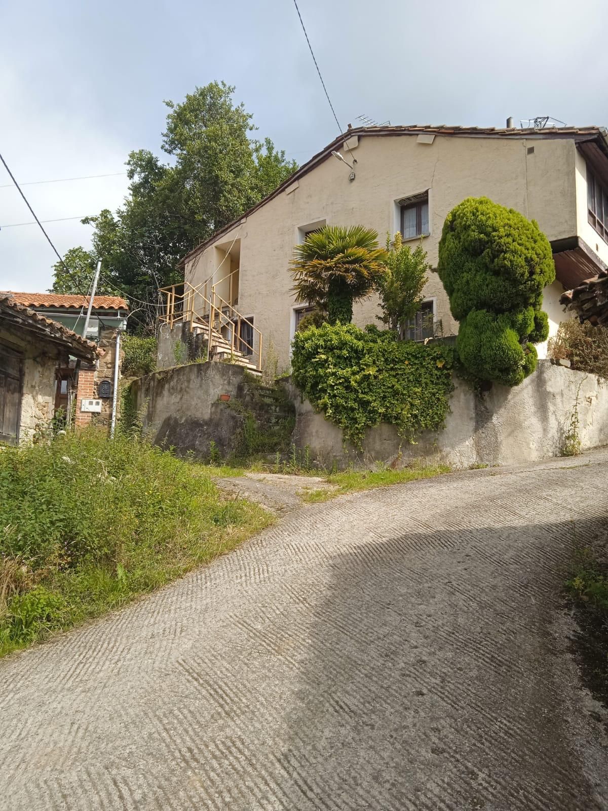 Vista exterior de Casa o xalet en venda en Cabranes