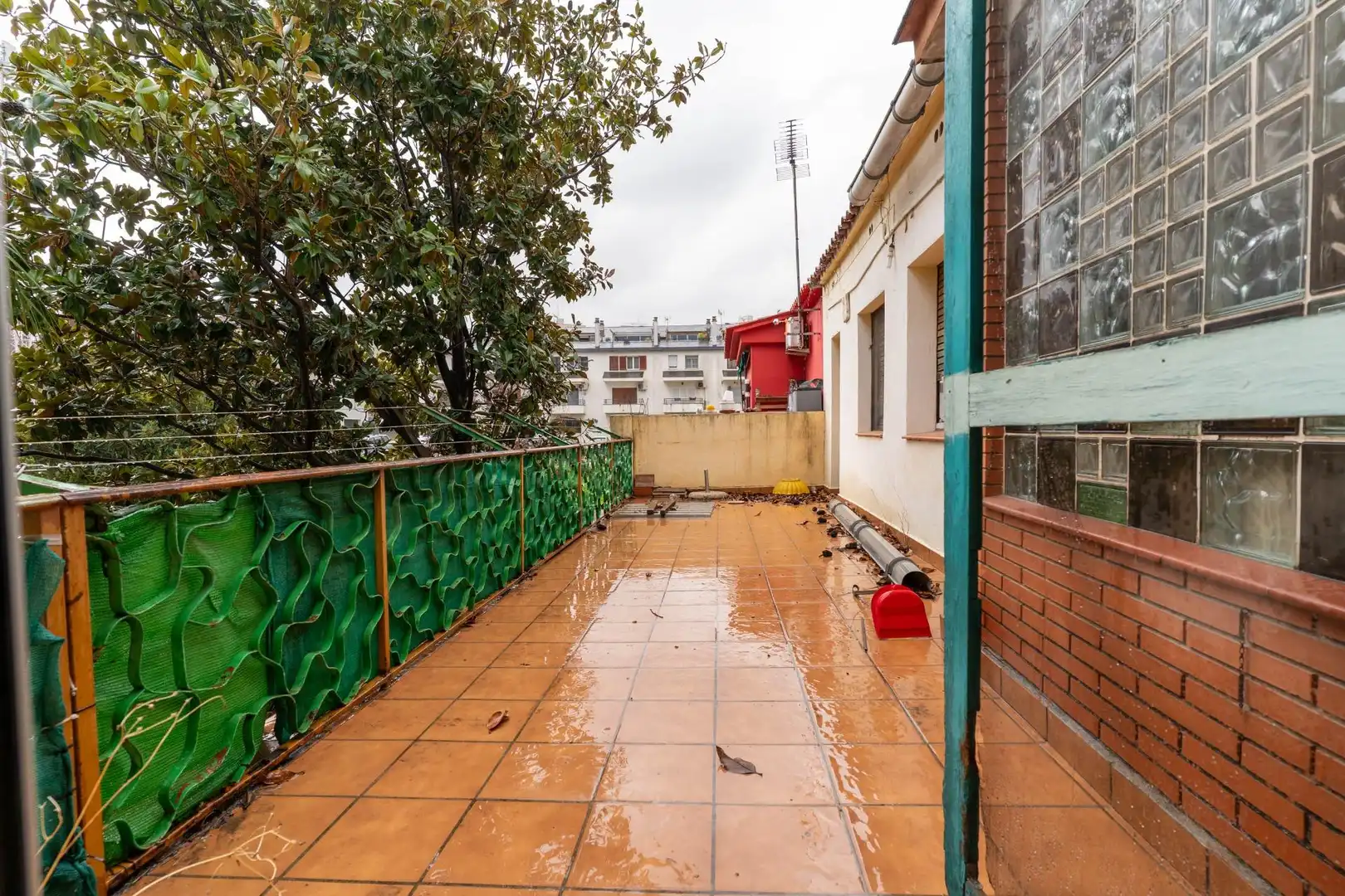 Terrassa de Casa o xalet en venda en Sant Vicenç Dels Horts amb Jardí privat