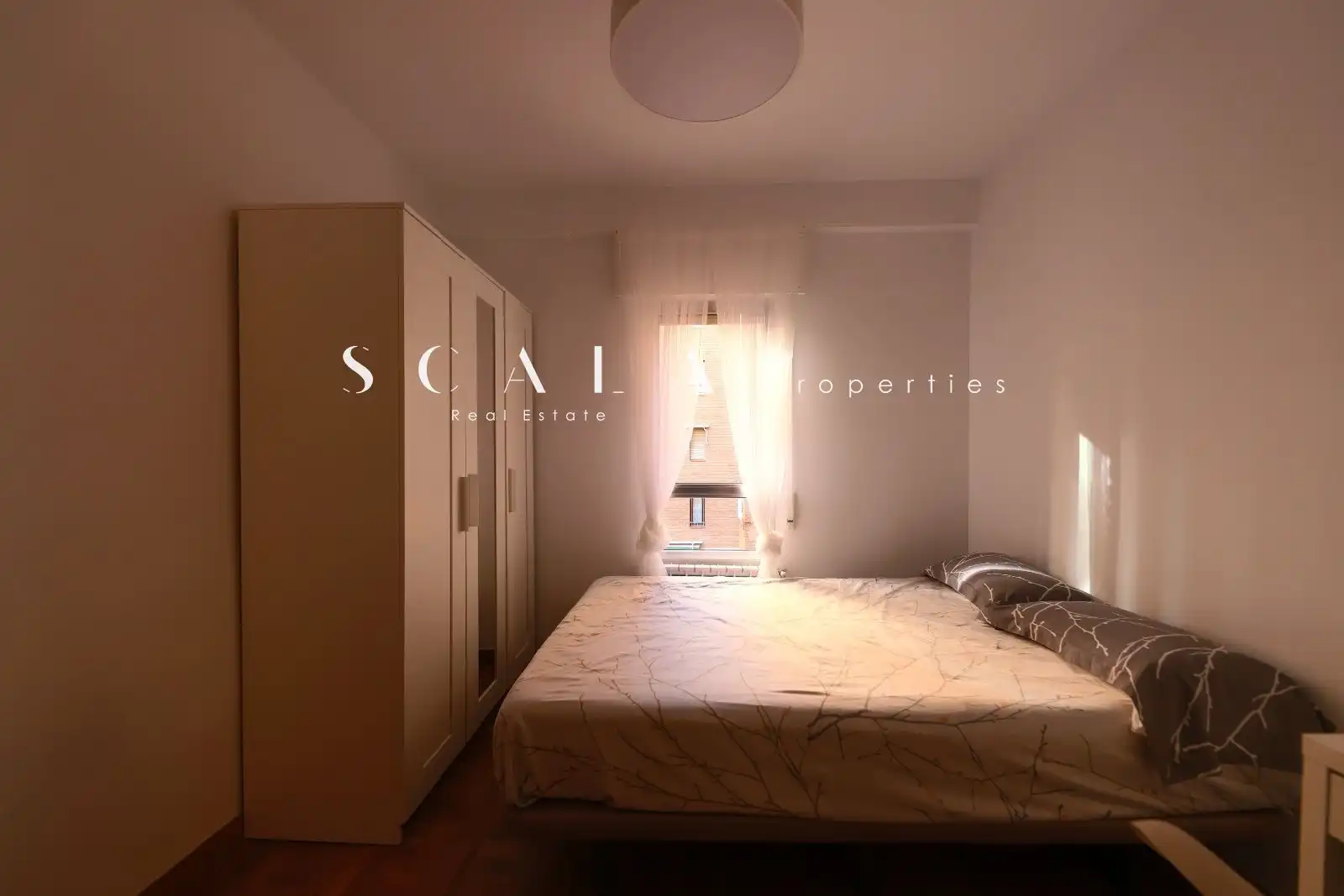 Bedroom of Flat for rent in Madrid  with Air Conditioner, Heating and Terrace