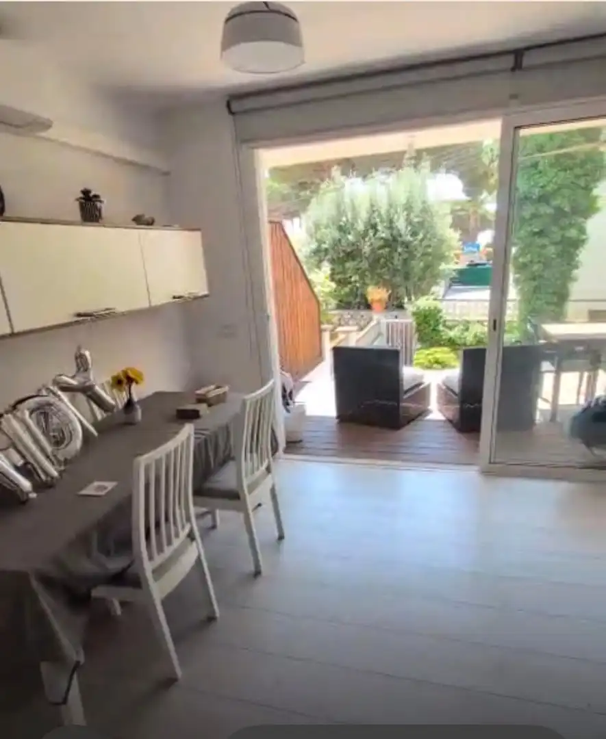 Terrasse von Erdgeschoss zum Verkauf in Palamós mit Klimaanlage, Privatgarten und Terrasse