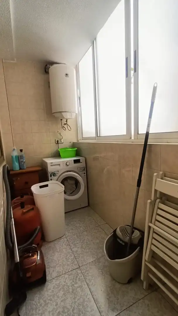 Bathroom of Flat for rent in Elche / Elx  with Air Conditioner, Furnished and Balcony
