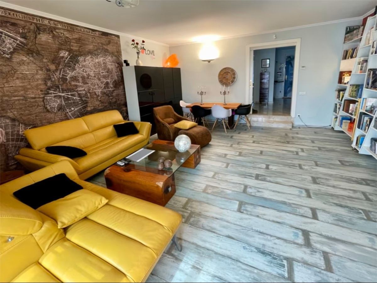 Sala de estar de Casa adosada en venta en Girona Capital