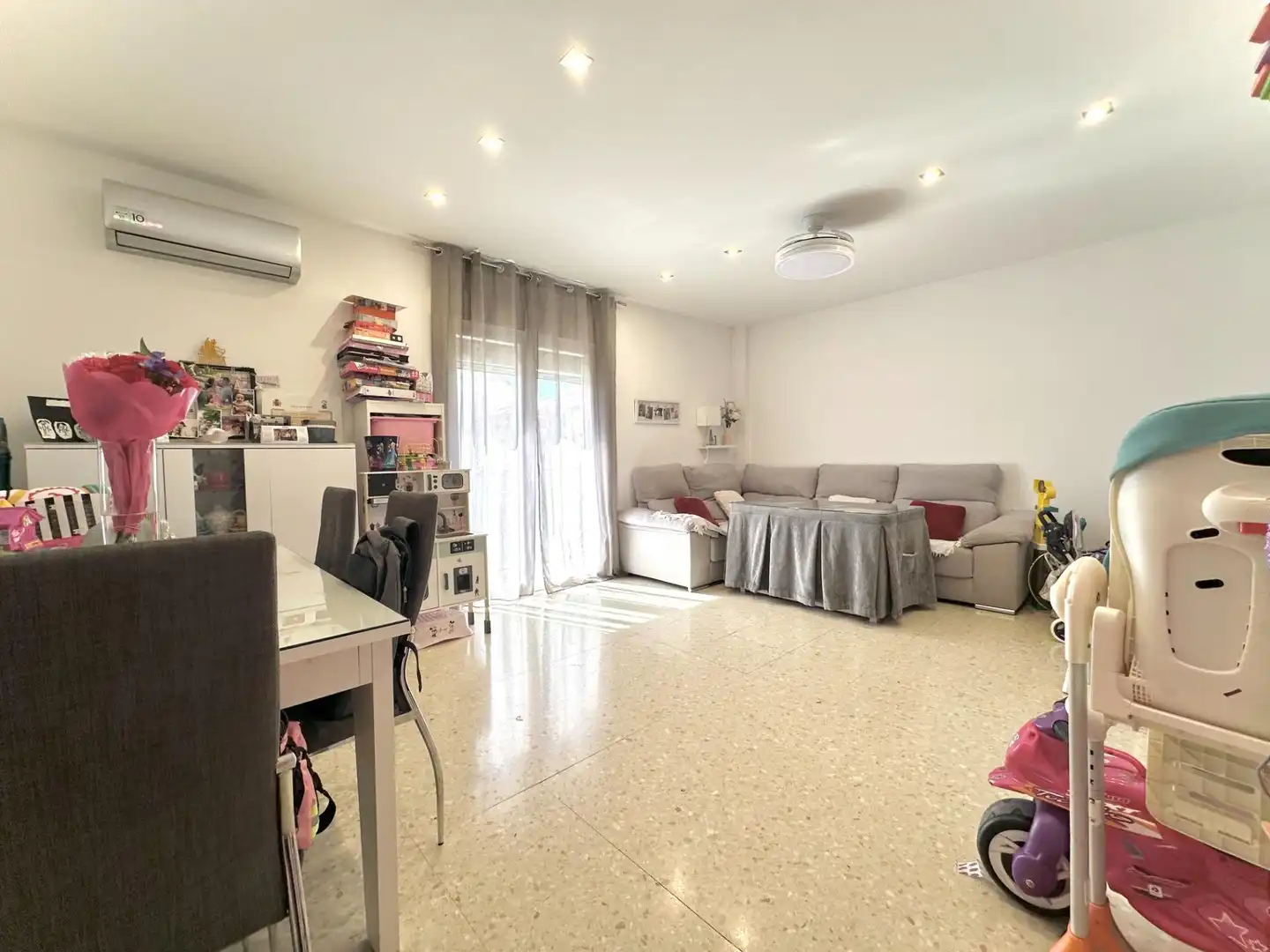 Living room of Flat for sale in Las Gabias  with Air Conditioner, Storage room and Community pool
