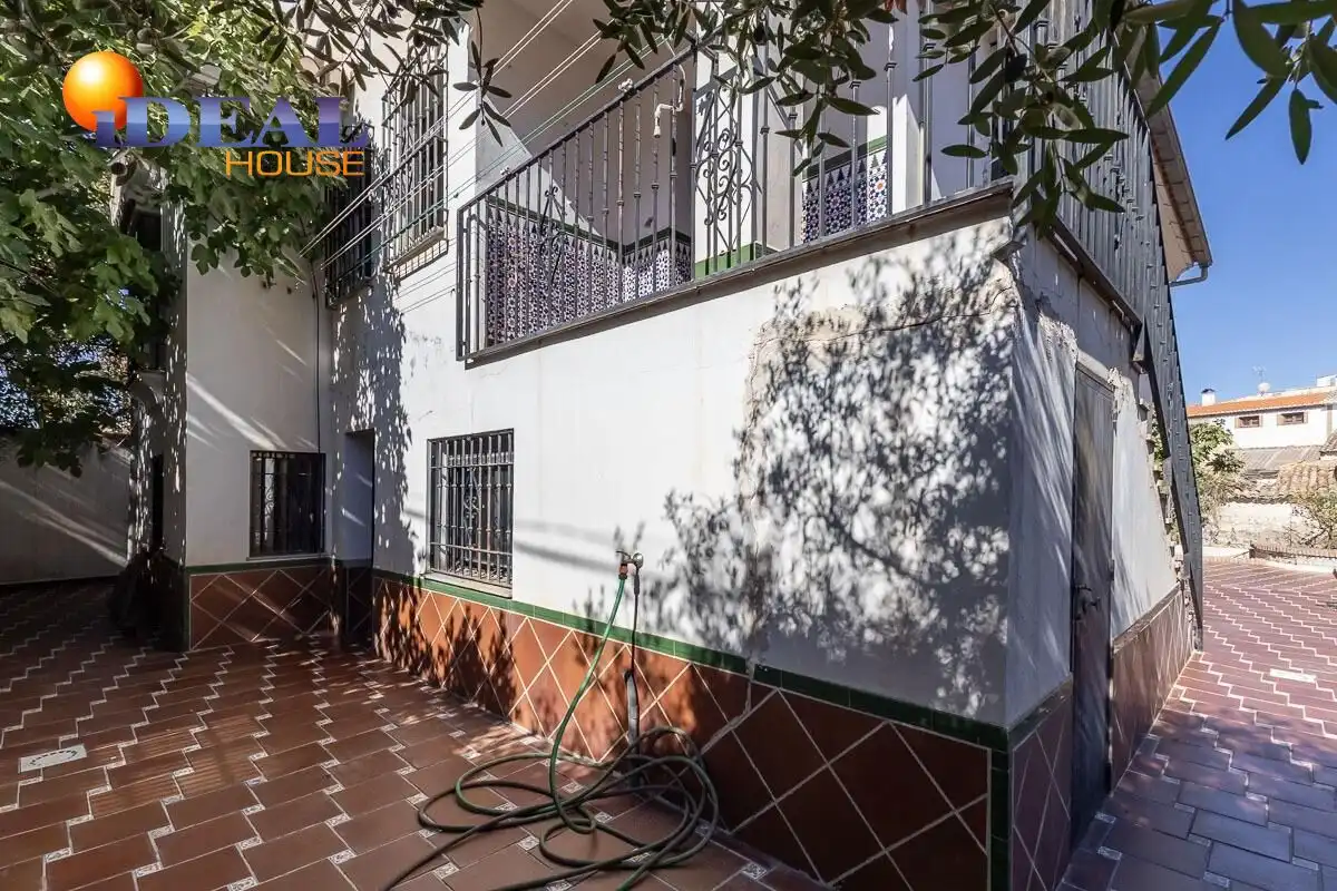 Haus zum Verkauf in Ogíjares