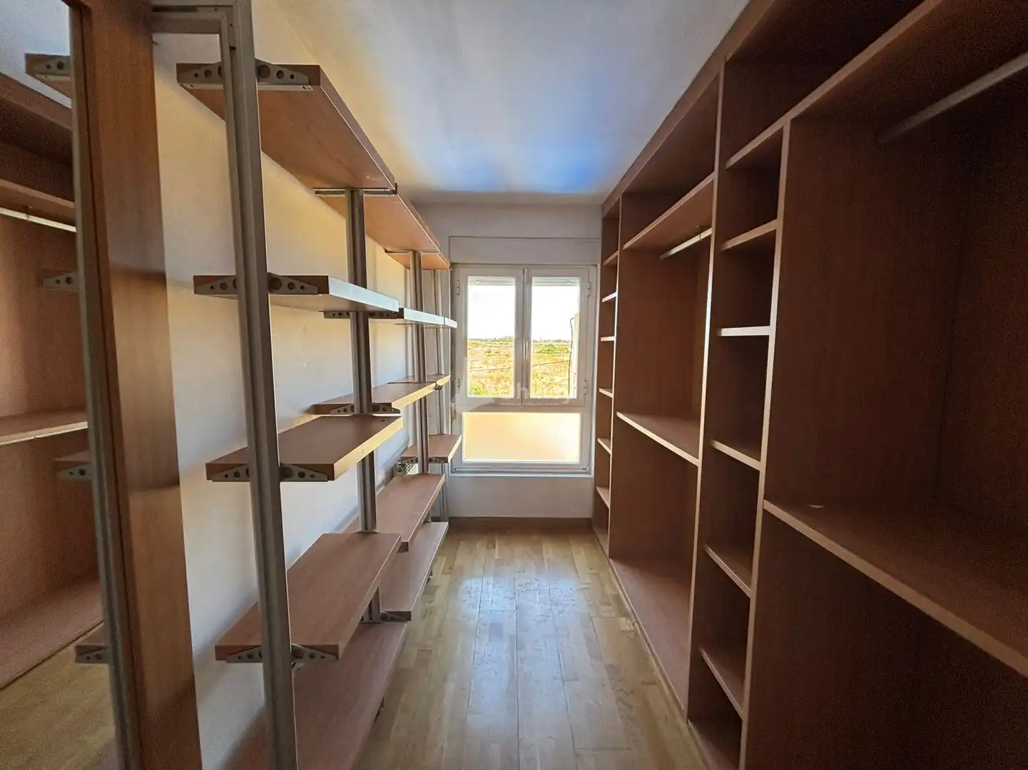 Bedroom of Houses for sale in Onzonilla  with Heating, Parquet flooring and Swimming Pool