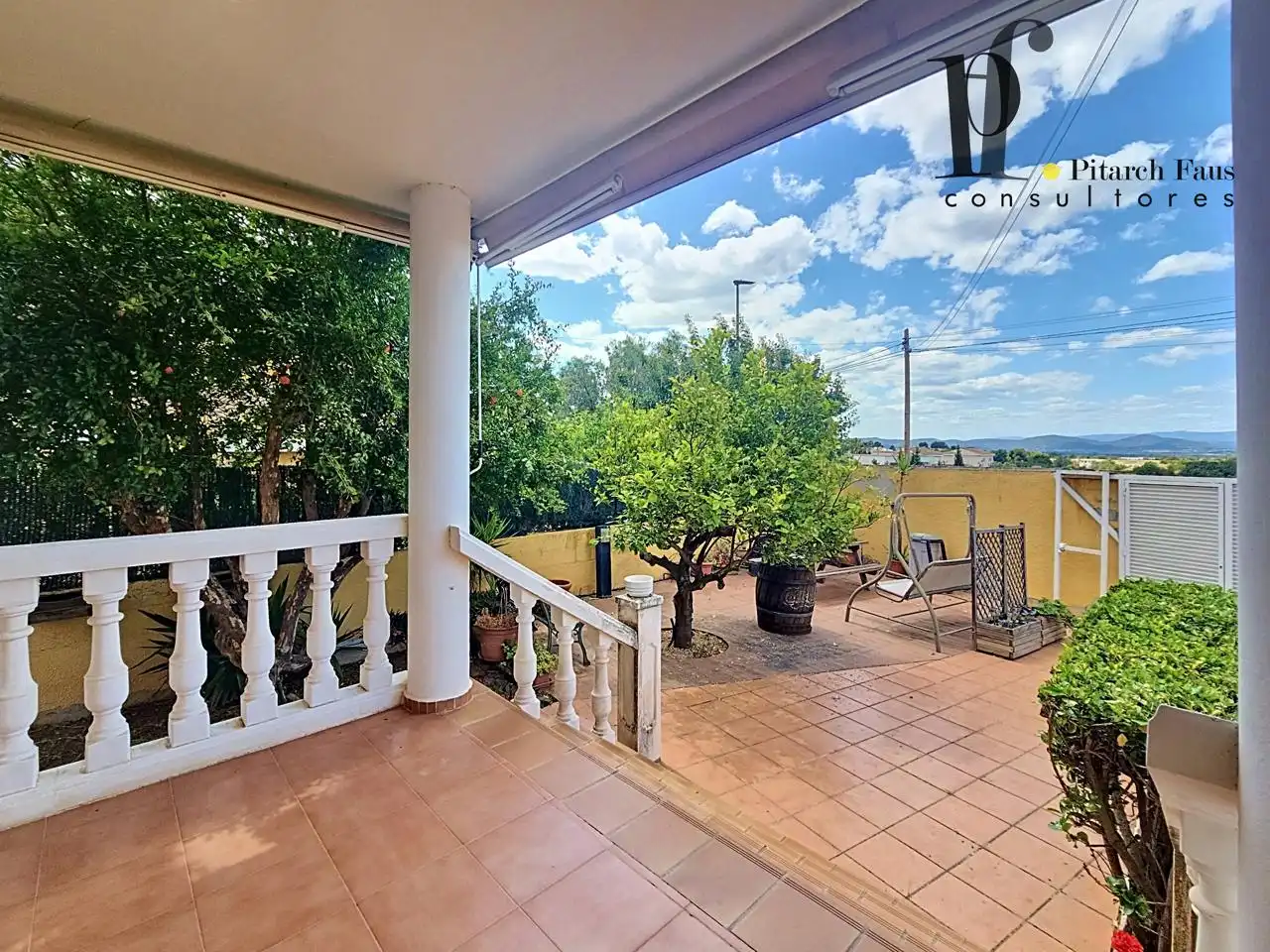 Terraza de Casa o chalet en venta en La Pobla de Vallbona con Aire acondicionado, Calefacción y Jardín privado