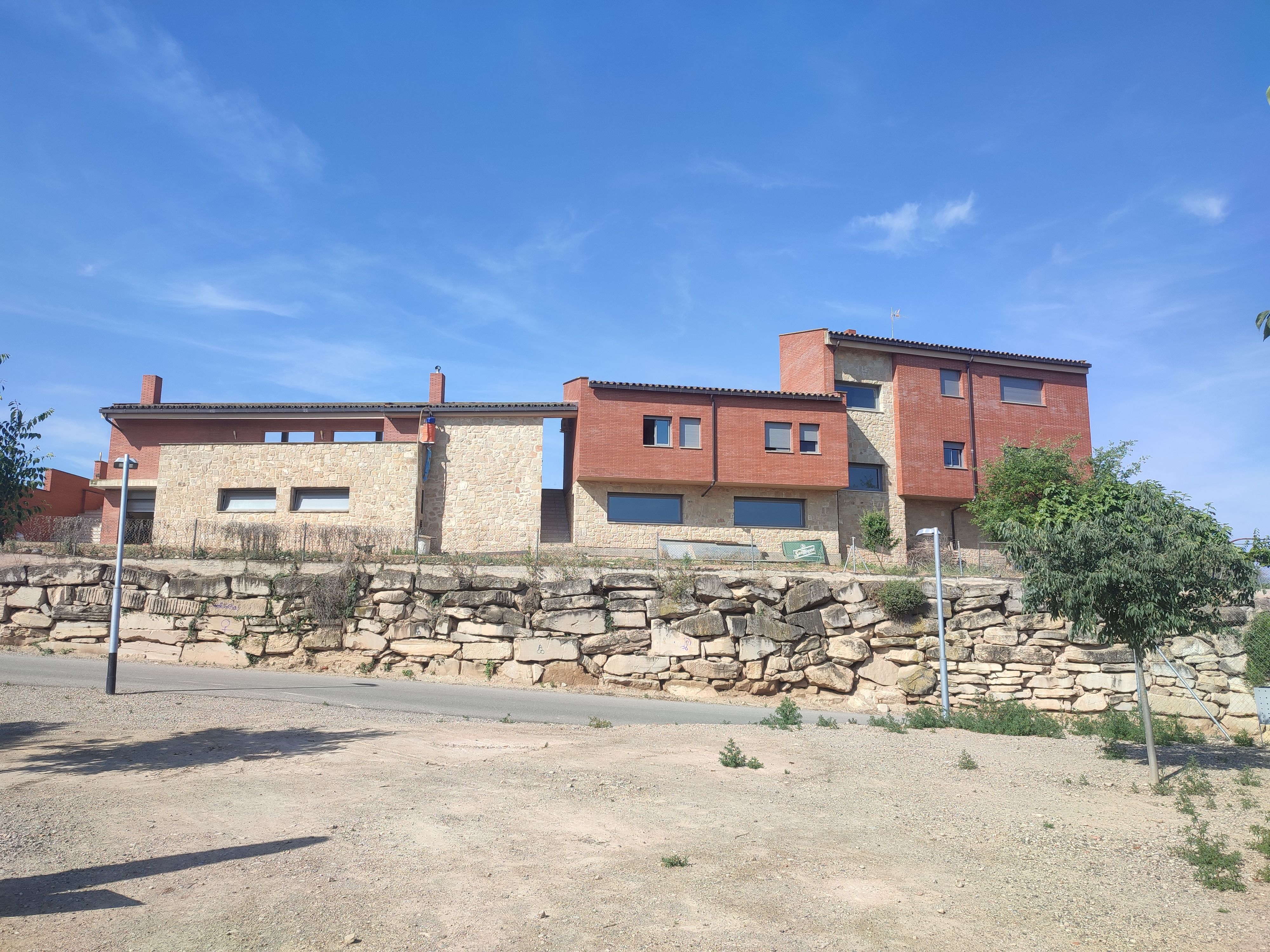 Vista exterior de Casa o xalet en venda en Les Borges Blanques amb Aire condicionat, Calefacció i Jardí privat