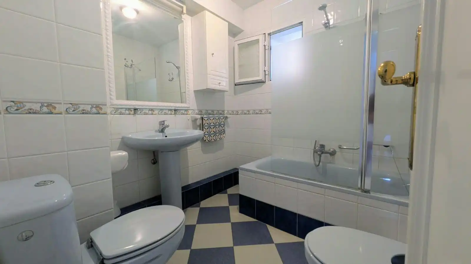 Bathroom of Flat for rent in Fuengirola  with Terrace, Furnished and Balcony