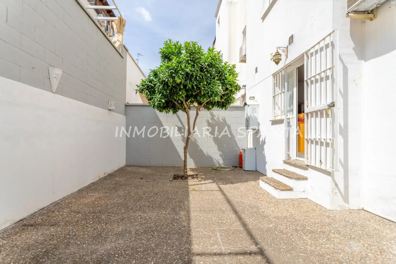 Exterior view of Detached homes for sale in Bollullos de la Mitación  with Air Conditioner, Terrace and Oven