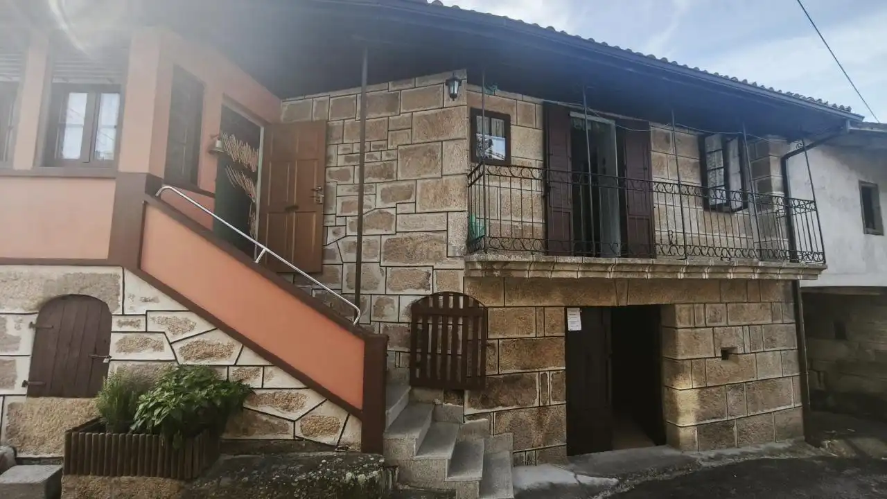 Casa rústica con terraza en venta en LUGAR DE PICORNIO, imagen 3