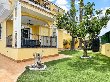 Maison avec balcon à vendre à Orihuela Costa