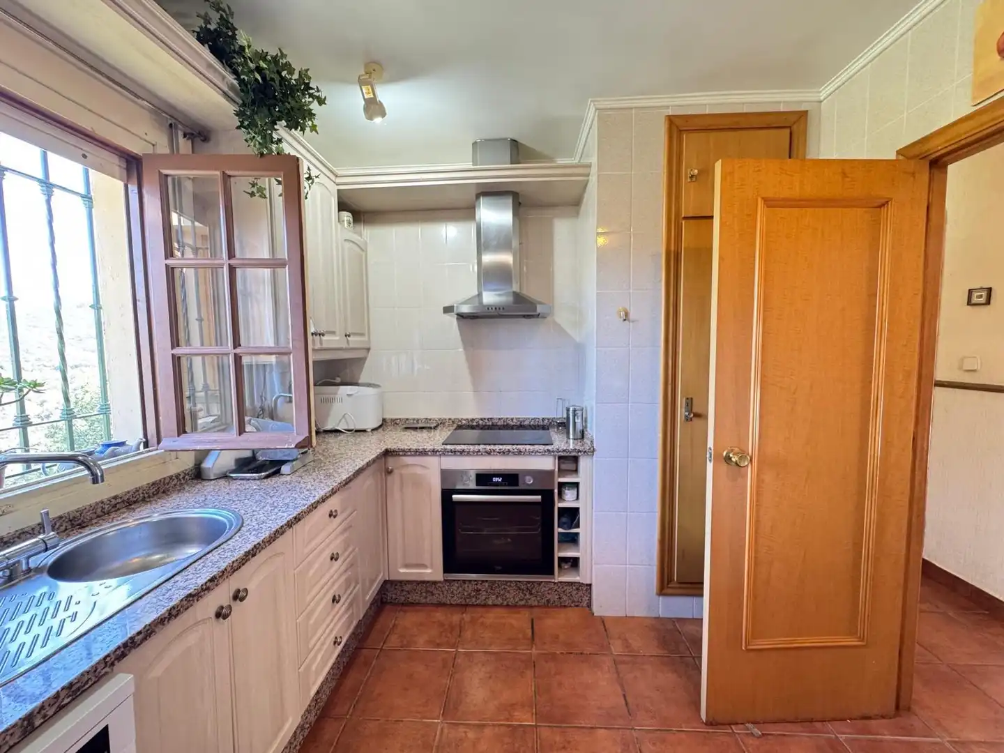 Cocina de Casa o chalet en venta en Ardales con Jardín privado y Terraza