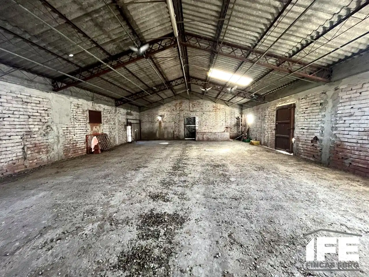 Industrial buildings for sale in Alagón