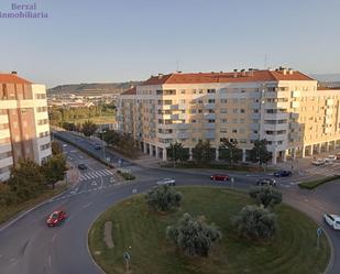 Vista exterior de Pis en venda en  Logroño amb Calefacció, Jardí privat i Terrassa