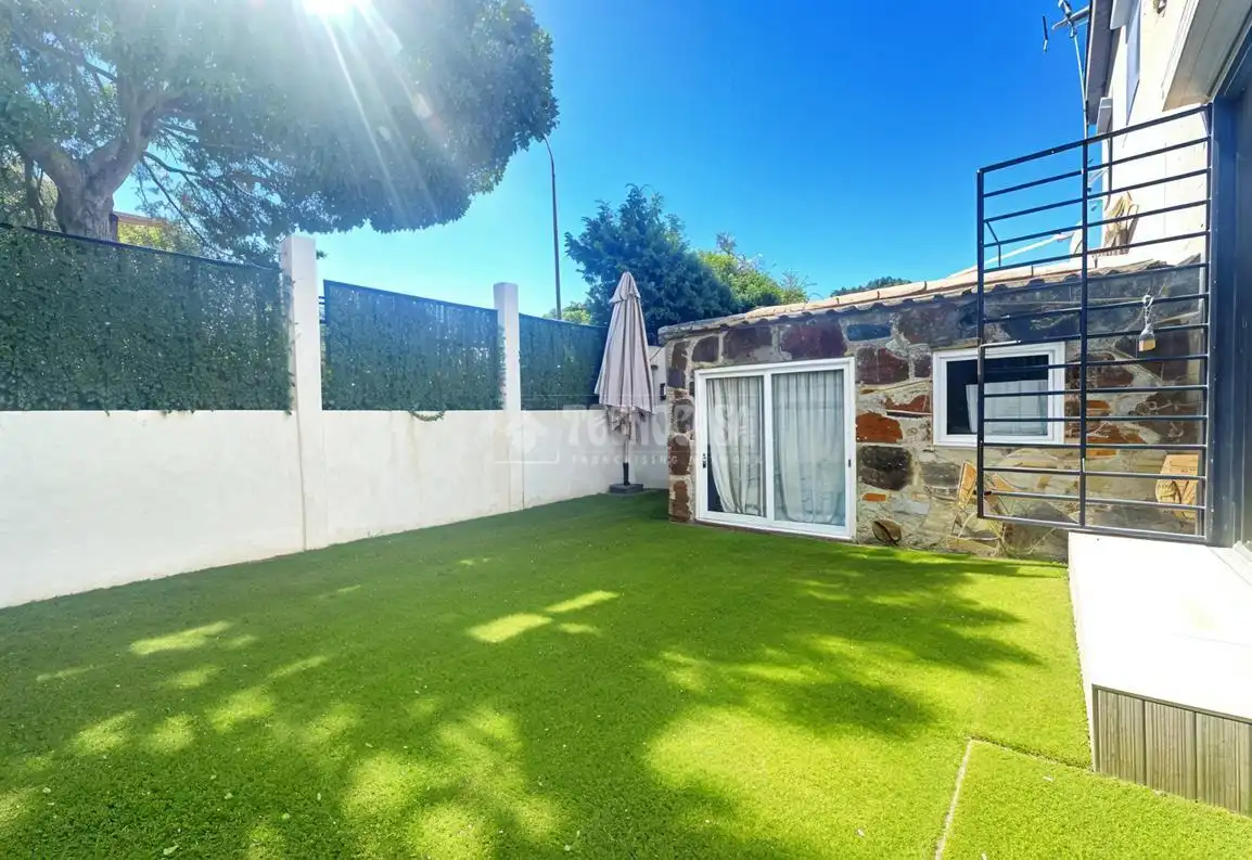 Exterior view of Detached homes for sale in Móstoles  with Heating, Private garden and Community pool