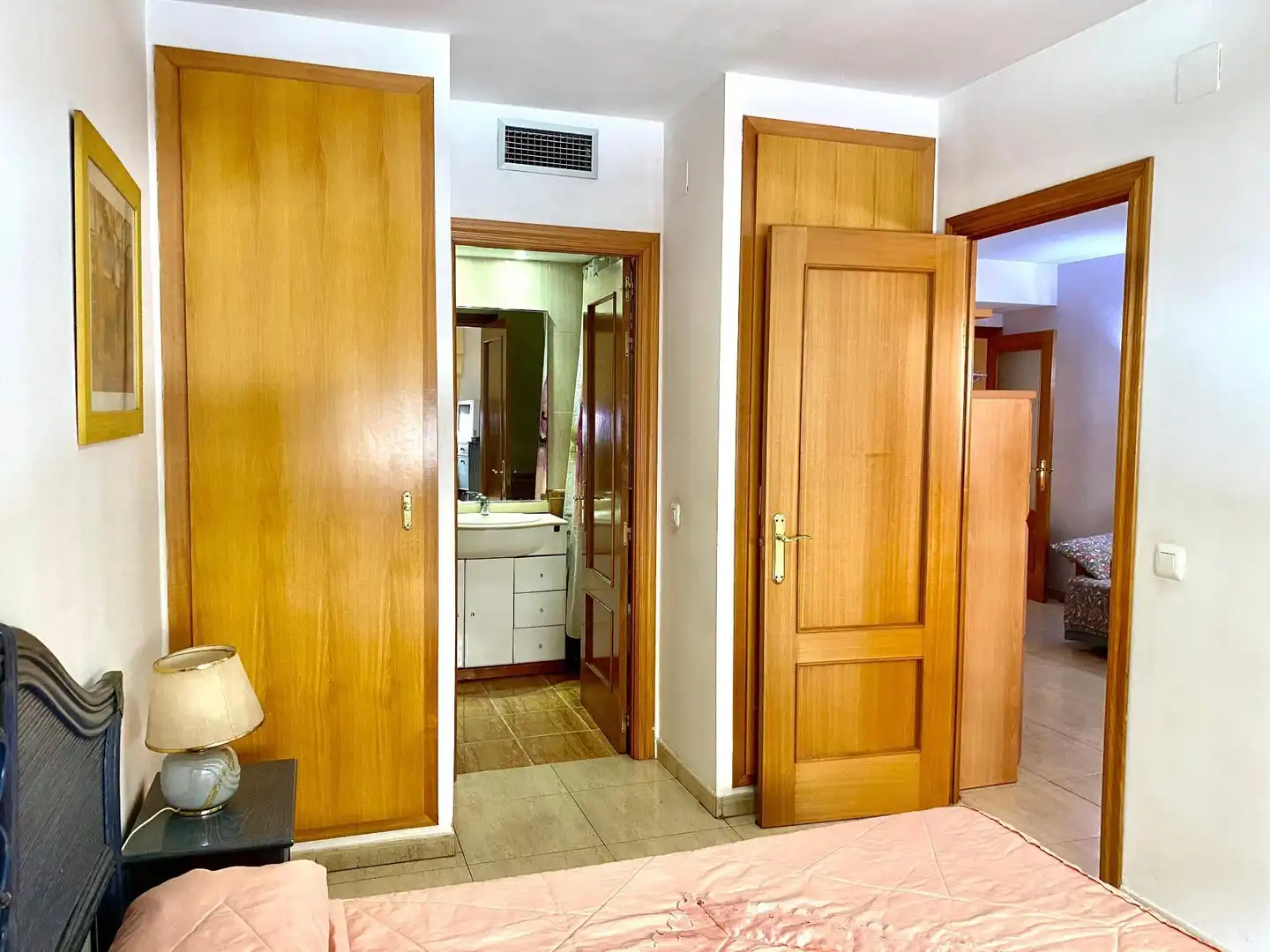 Schlafzimmer von Erdgeschoss zum Verkauf in Calafell mit Terrasse und Balkon