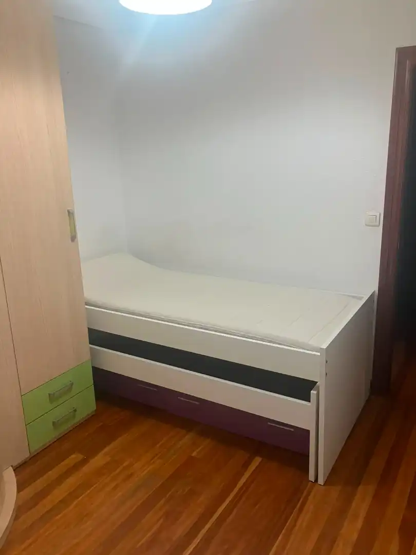 Bedroom of Flat for rent in Leioa  with Heating, Furnished and Oven
