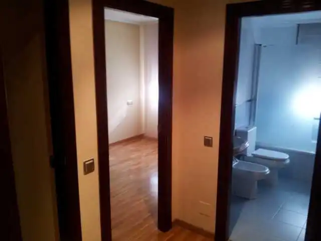 Pis de lloguer en Oviedo  amb Calefacció, Parquet i Traster