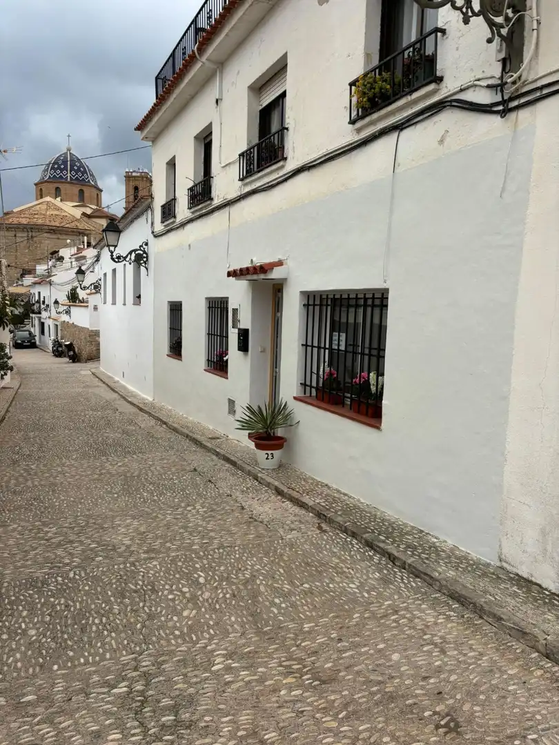 Vista exterior de Casa adosada de alquiler en Altea