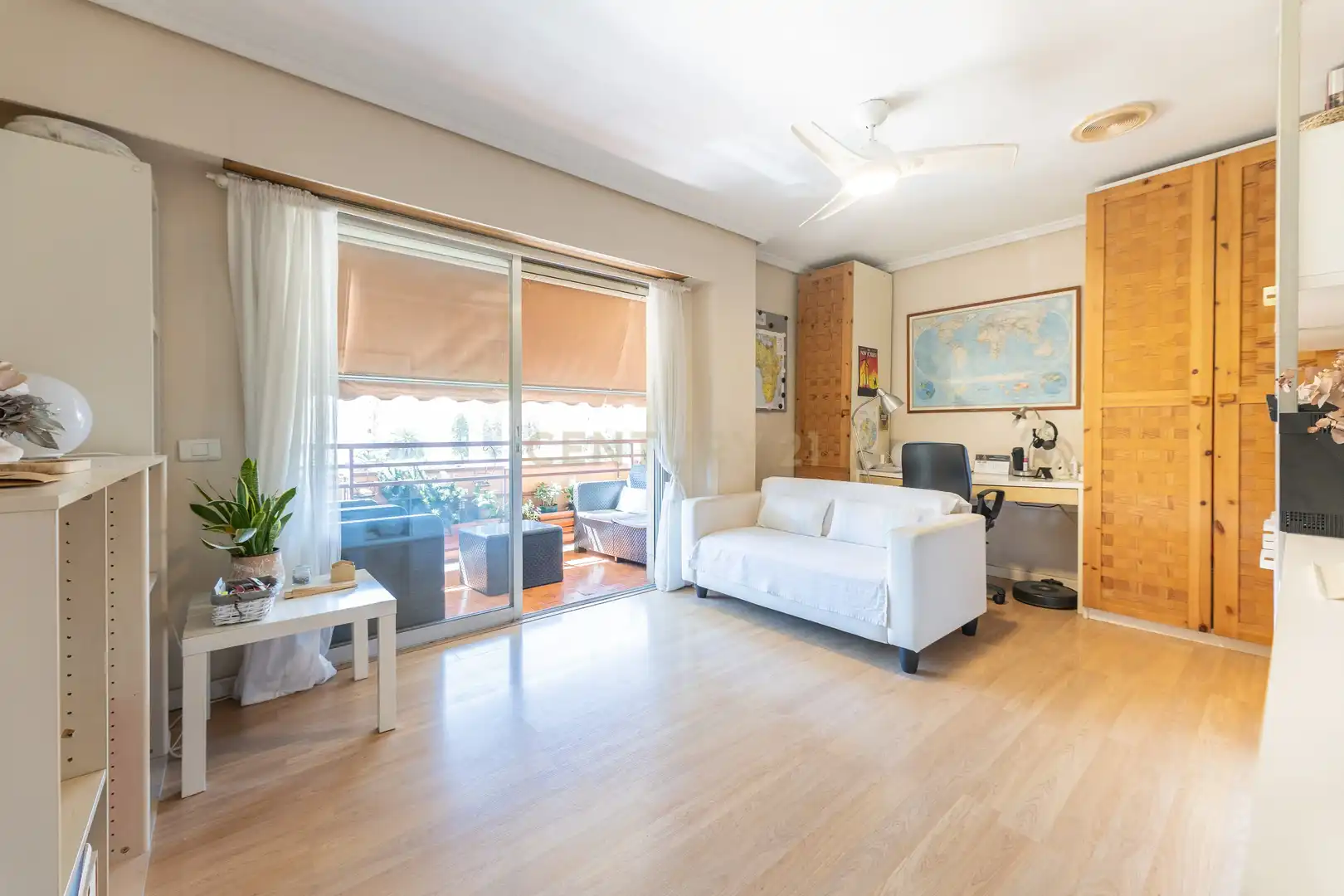 Habitación de Piso en venta en Valencia con Aire acondicionado, Trastero y Balcón